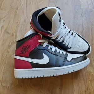 Women's Air Jordan 1 Mid - Black/Noble Red